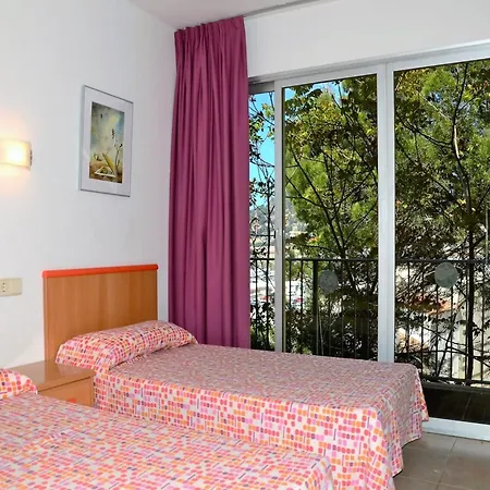 Beachfront In Spain With Pool 公寓 埃斯塔蒂特