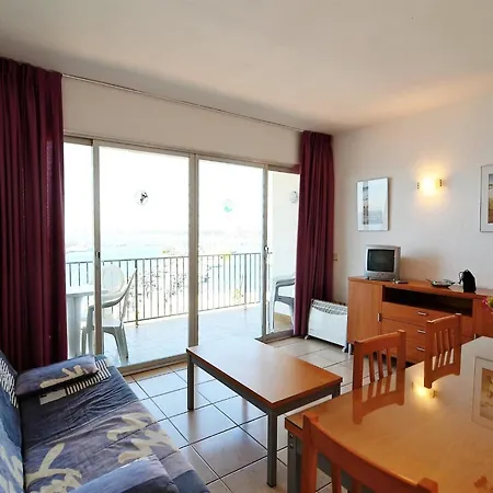 Beachfront In Spain With Pool 公寓