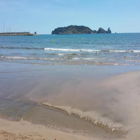 Beachfront In Spain With Pool * 埃斯塔蒂特
