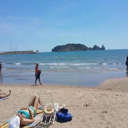 公寓 Beachfront In Spain With Pool *