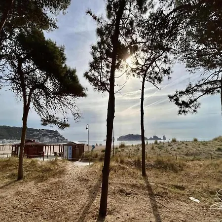 Beachfront In Spain With Pool 公寓 埃斯塔蒂特